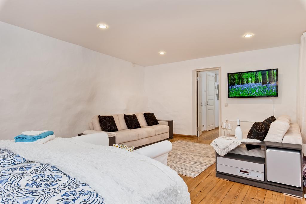 Old Town Central Apartment تالين المظهر الخارجي الصورة