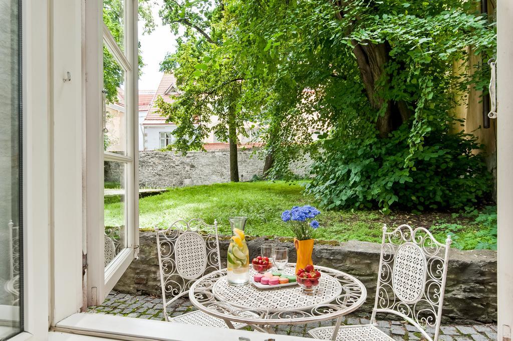 Old Town Central Apartment تالين المظهر الخارجي الصورة