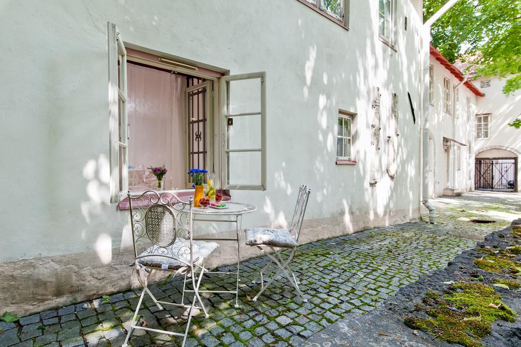 Old Town Central Apartment تالين المظهر الخارجي الصورة